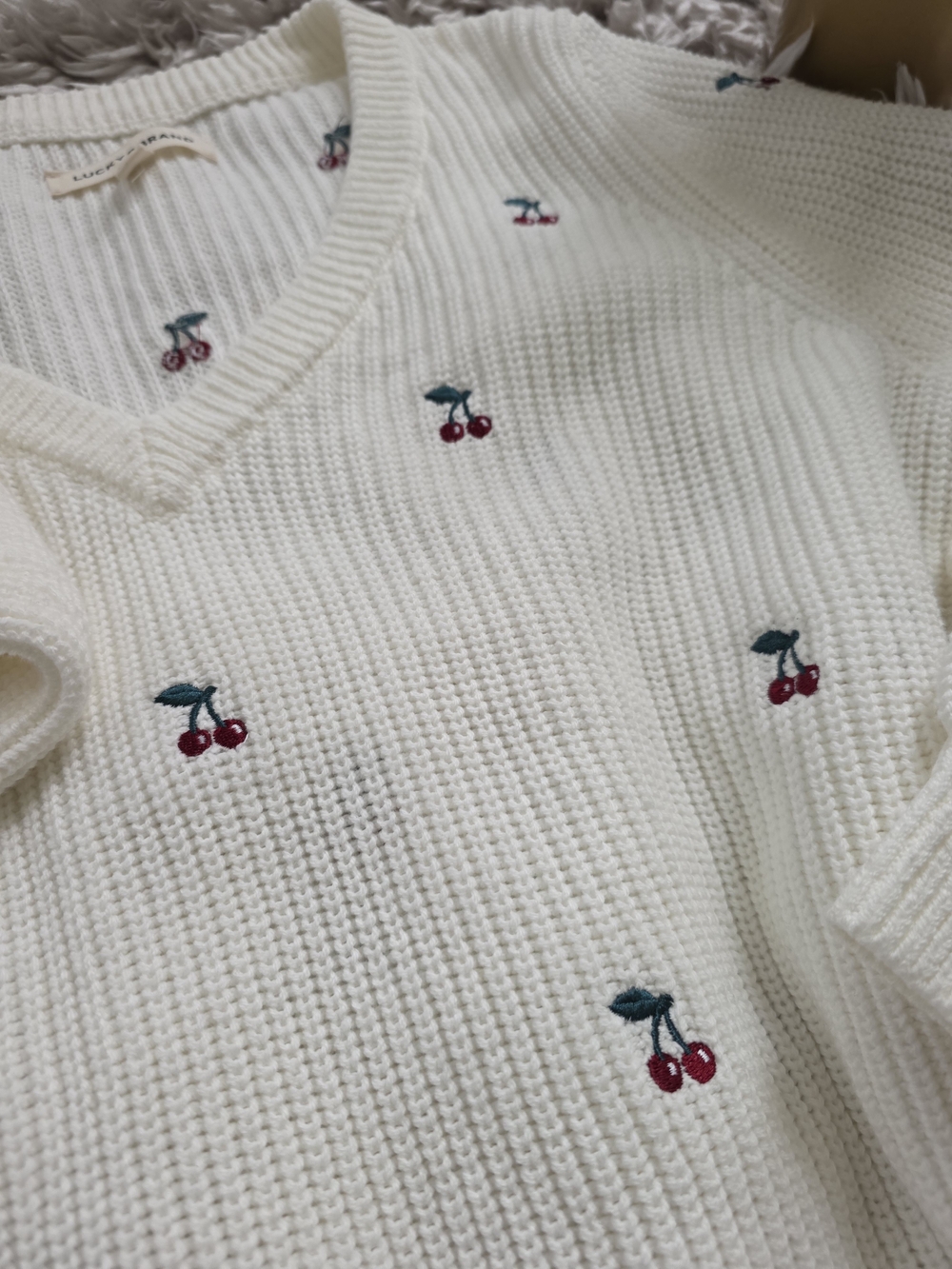 Lucky‎ Brand V-Neck Sweater w/ Cherry Embroidery Sz M - Picture 5 of 8